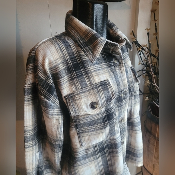 Tattoo Brown and Tan Plaid Oversized Button Up Shacket S - Picture 3 of 8